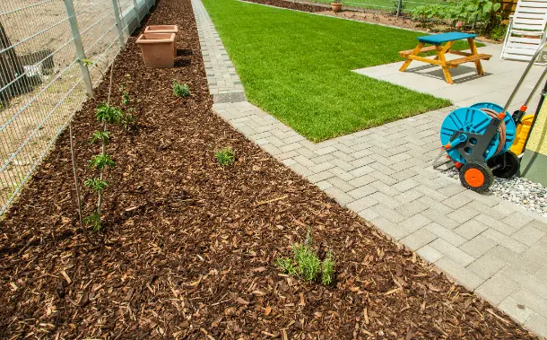 Mulching Tips For Weed Control In Your Garden in Fruitland Park FL Mulching Tips For Weed Control In Your Garden in Fruitland Park FL